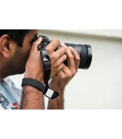 PEAK DESIGN MUÑEQUERA CUFF GRIS CARBON -Duke Fotografia peak design munequera cuff gris carbon peak design 3